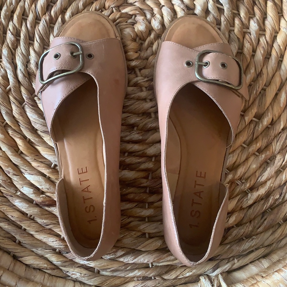 1.State Camdyn Sandal